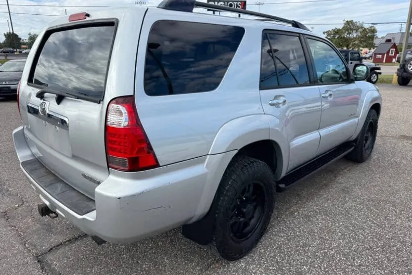 2006 Toyota 4Runner SR5 photo 1