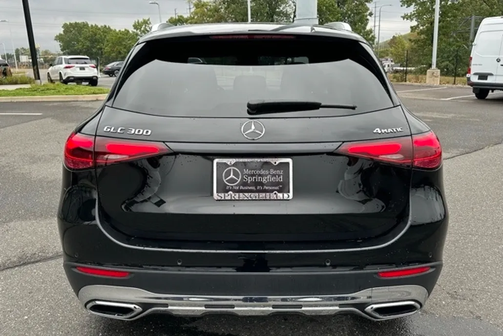 2023 Mercedes Benz GLC 300 4MATIC photo 1