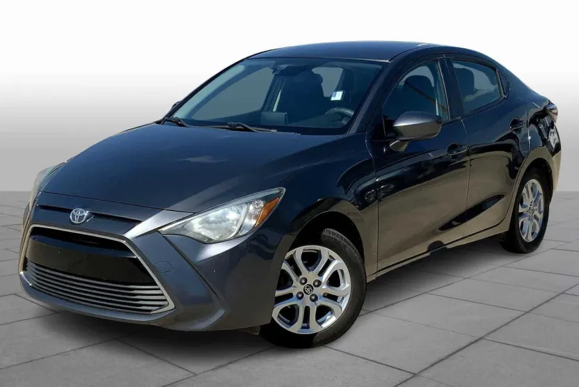 2017 Toyota Yaris iA photo 1