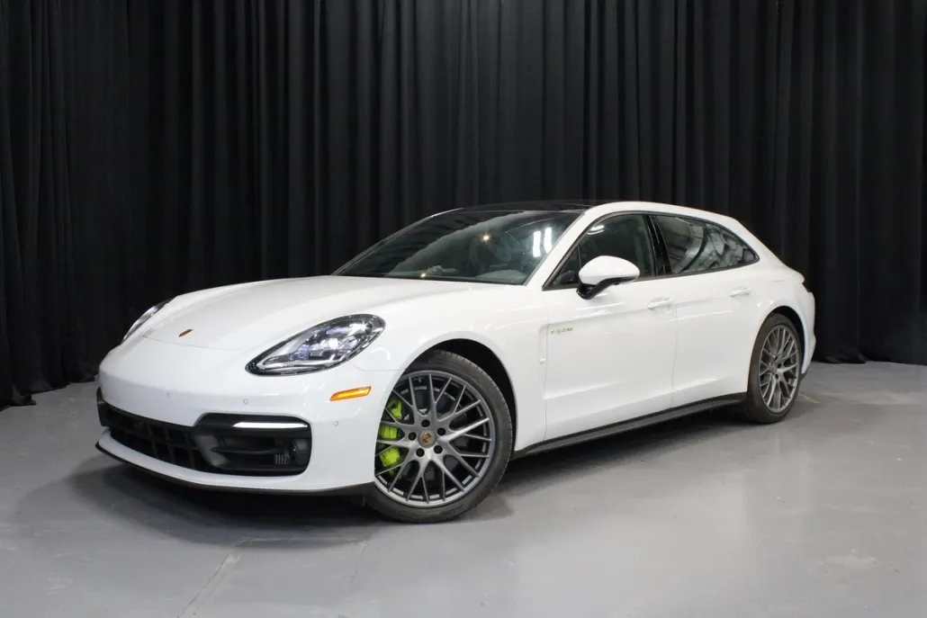 2023 Porsche Panamera 4 E-Hybrid Sport Turismo photo 1