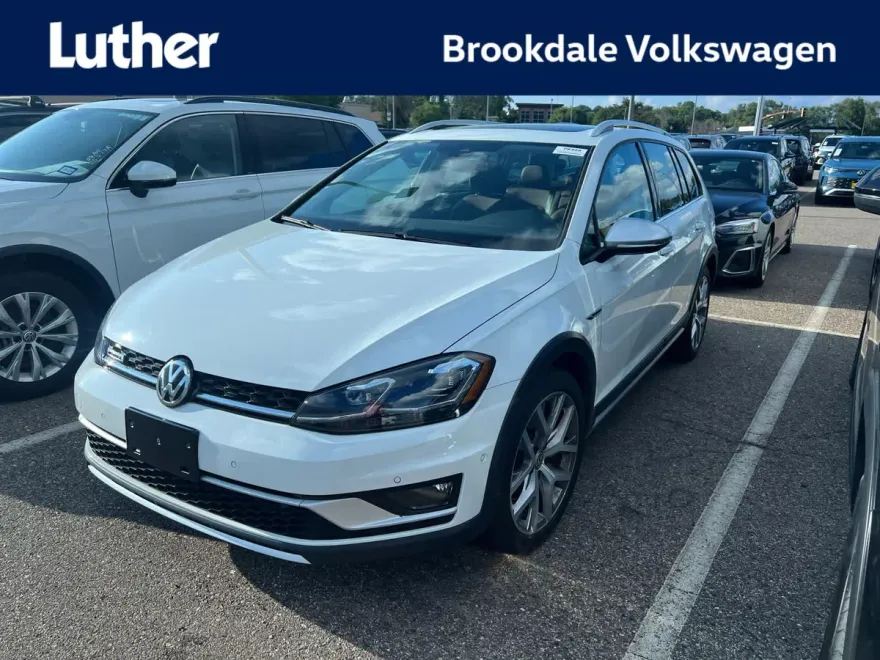 2018 Volkswagen Golf Alltrack SEL photo 1