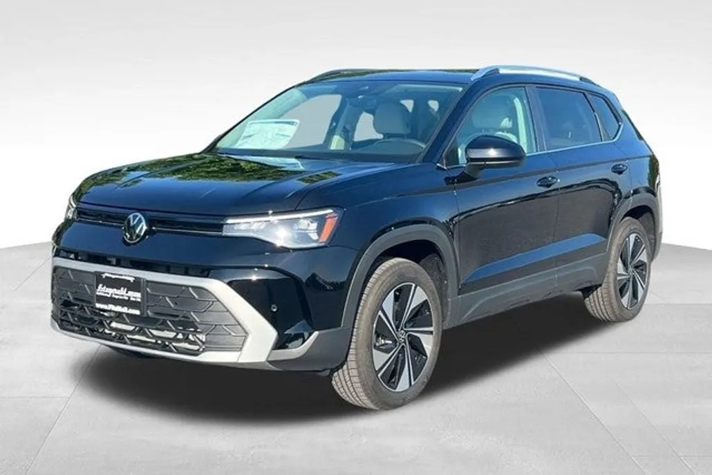 2025 Volkswagen Taos SE photo 1