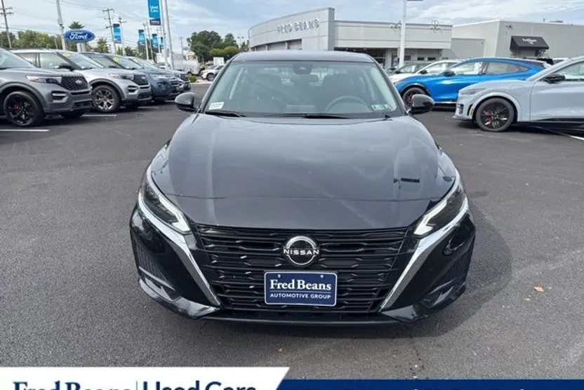 2023 Nissan Altima 2.5 SV photo 1