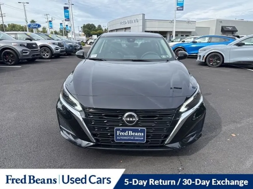 2023 Nissan Altima 2.5 SV photo 1
