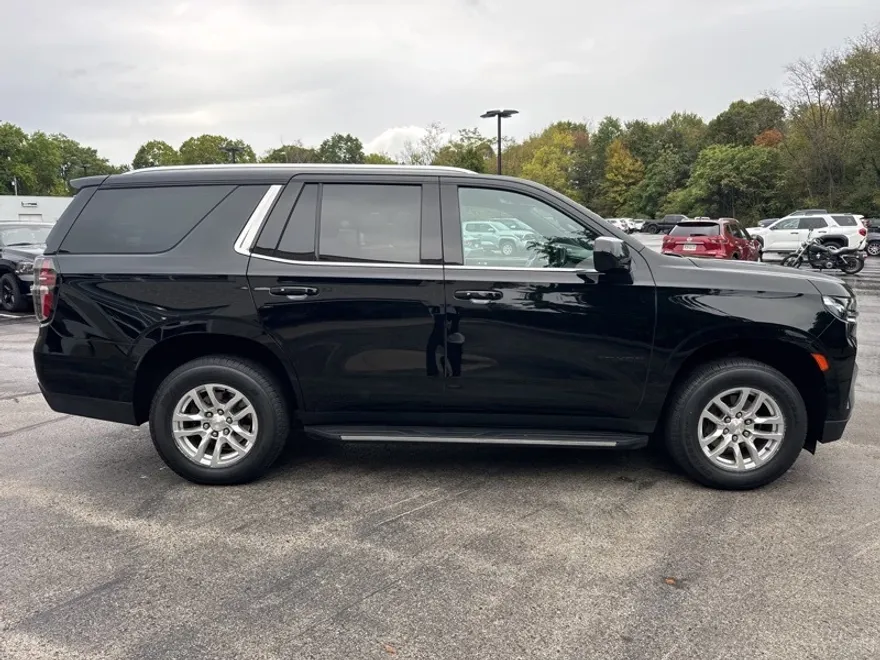2022 Chevrolet Tahoe LT photo 1