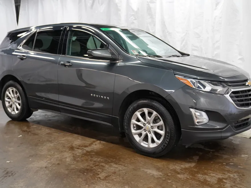 2020 Chevrolet Equinox LT photo 1