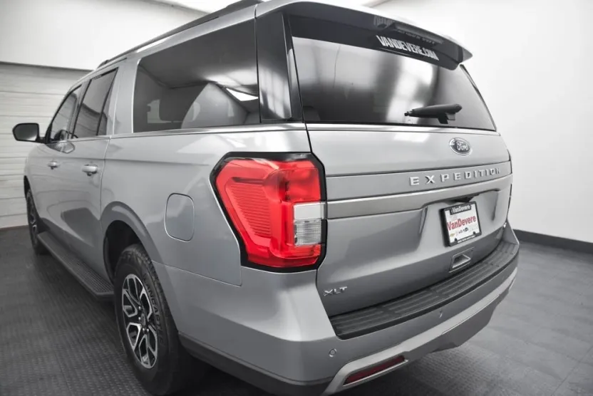 2024 Ford Expedition MAX XLT photo 1