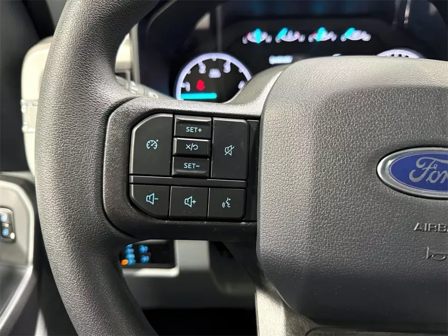 2025 Ford F-250 photo 1