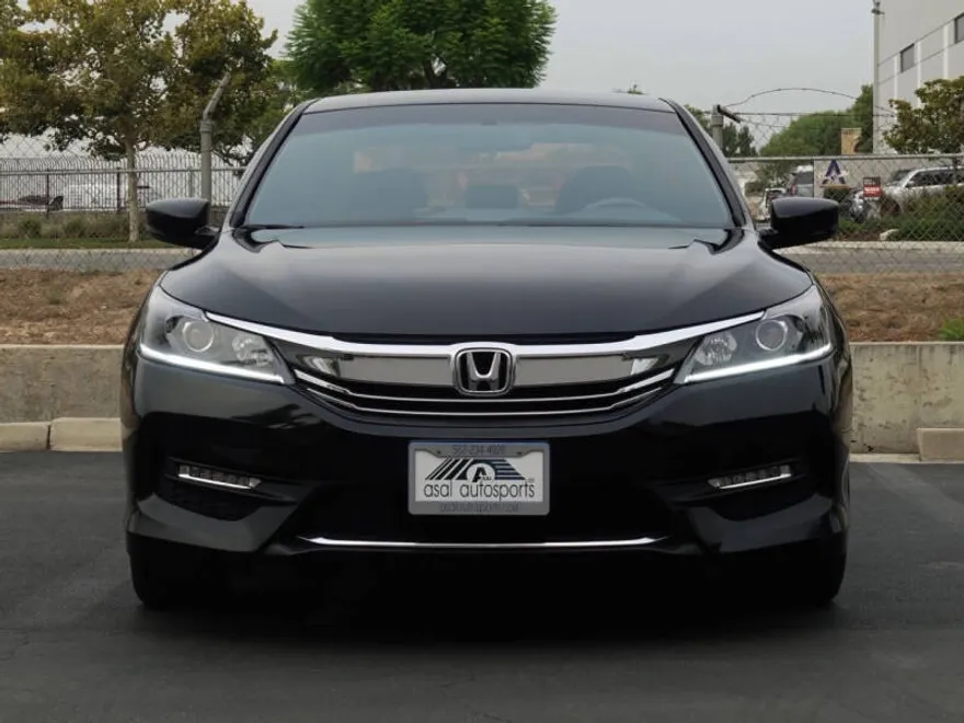 2016 Honda Accord Sport photo 1