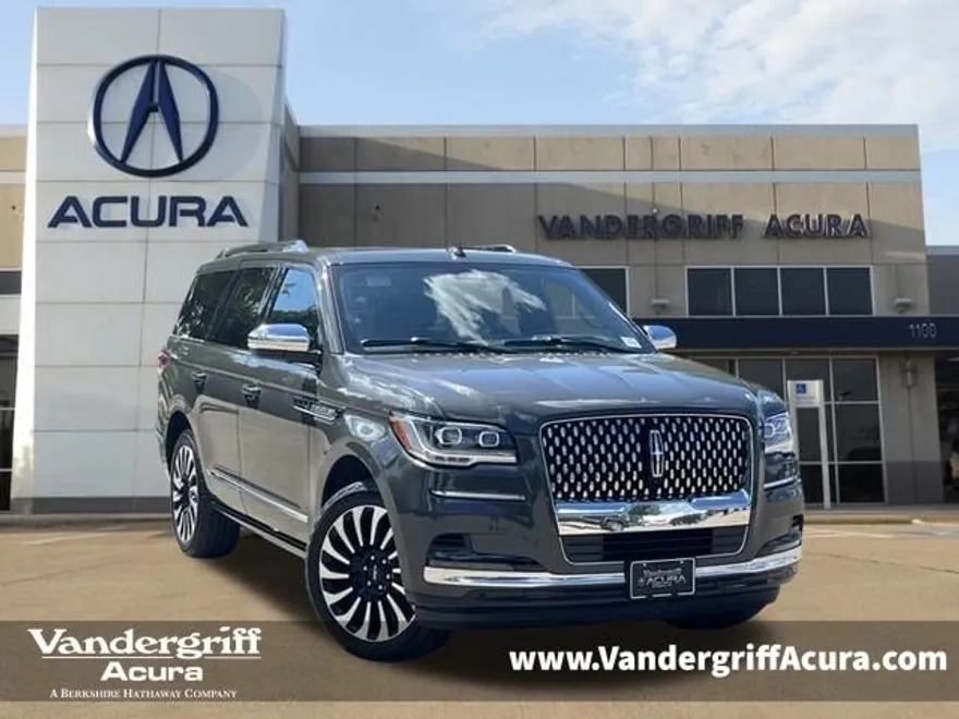 2023 Lincoln Navigator Black Label photo 1