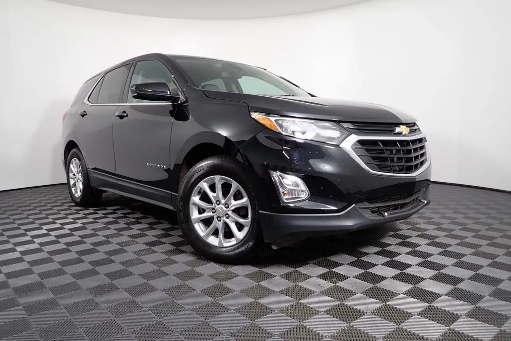 2020 Chevrolet Equinox LT photo 1