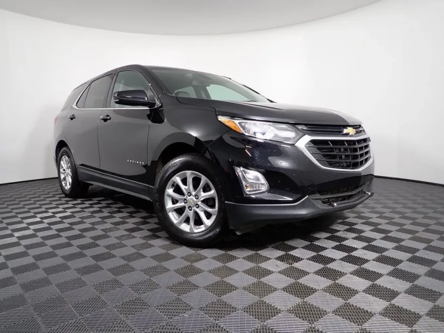 2020 Chevrolet Equinox LT photo 1