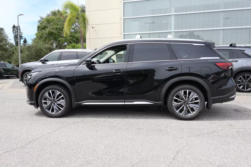 2026 Infiniti QX60 Luxe photo 1