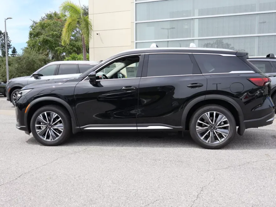 2026 Infiniti QX60 Luxe photo 1