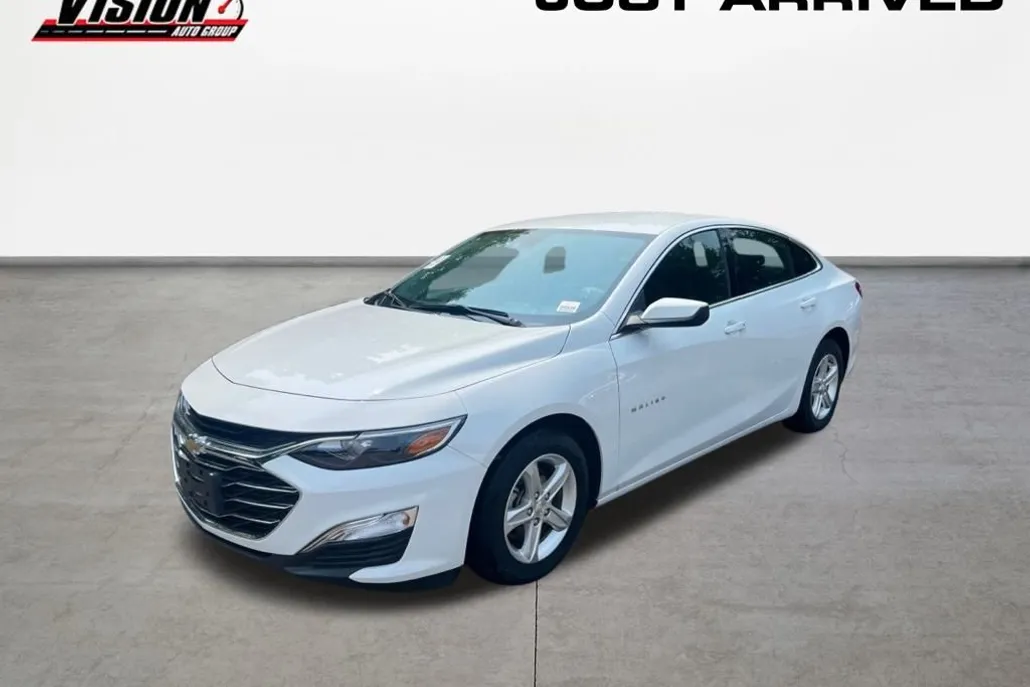 2023 Chevrolet Malibu LS photo 1
