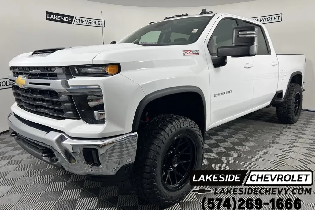 2025 Chevrolet Silverado 2500HD LT photo 1