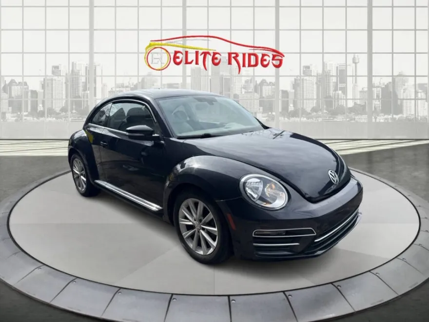 2018 Volkswagen Beetle SE photo 1