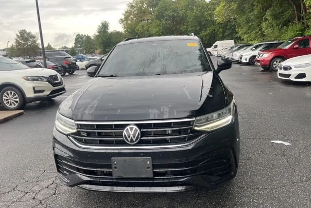 2022 Volkswagen Tiguan SE R-Line Black photo 1
