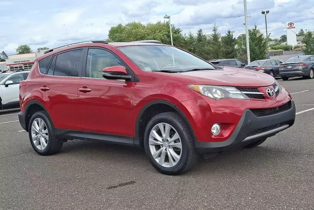 2015 Toyota RAV4 Limited photo 1
