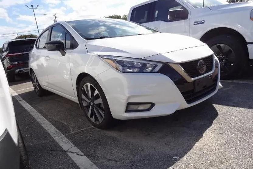2021 Nissan Versa 1.6 SR photo 1