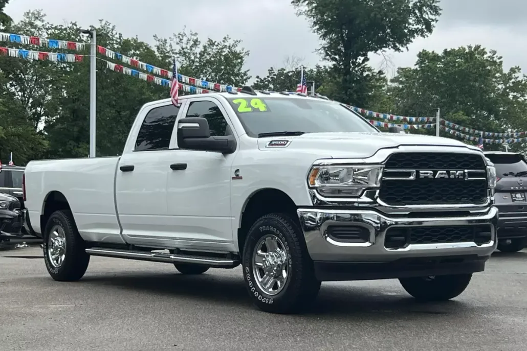 2024 Ram 3500 Tradesman photo 1