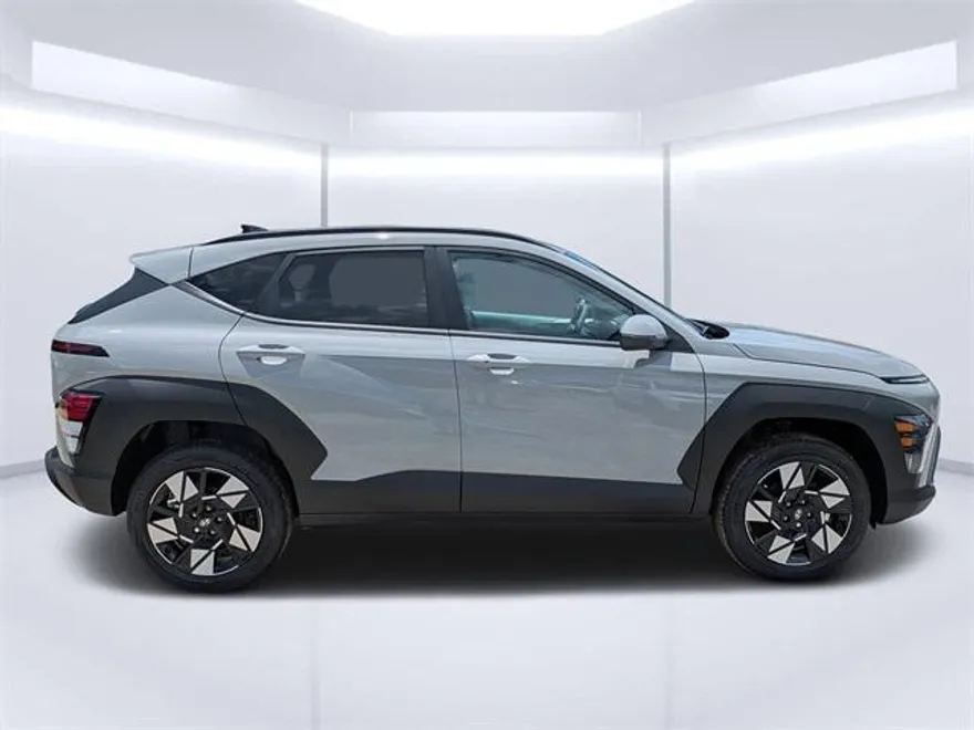 2025 Hyundai Kona SEL photo 1