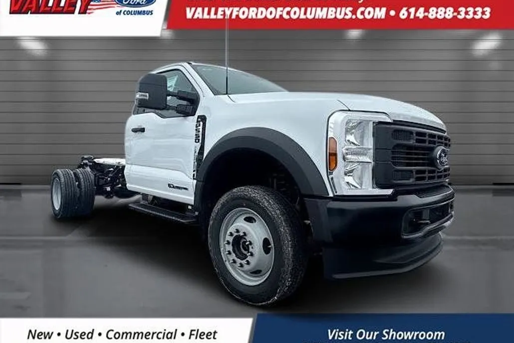 2025 Ford F-550 photo 1