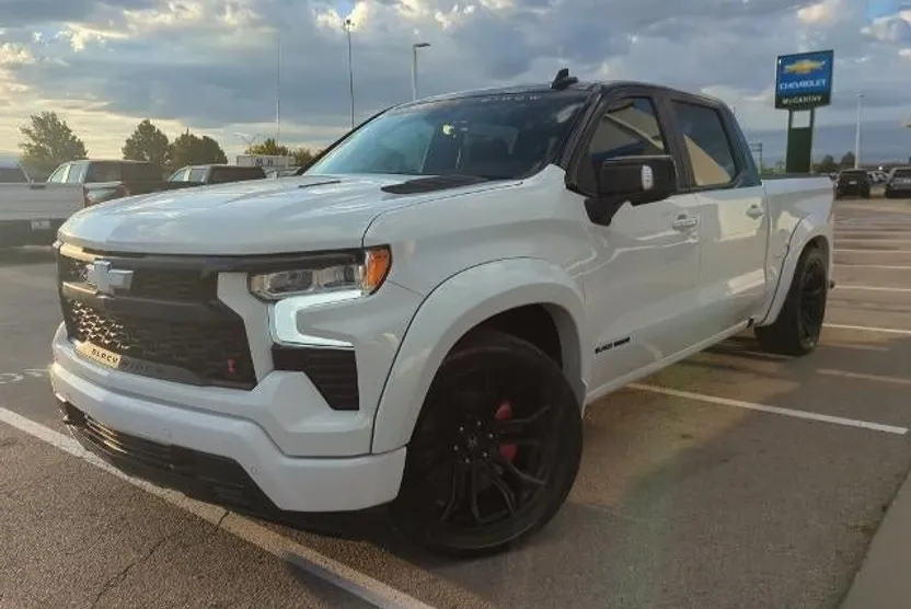 2025 Chevrolet Silverado 1500 RST photo 1