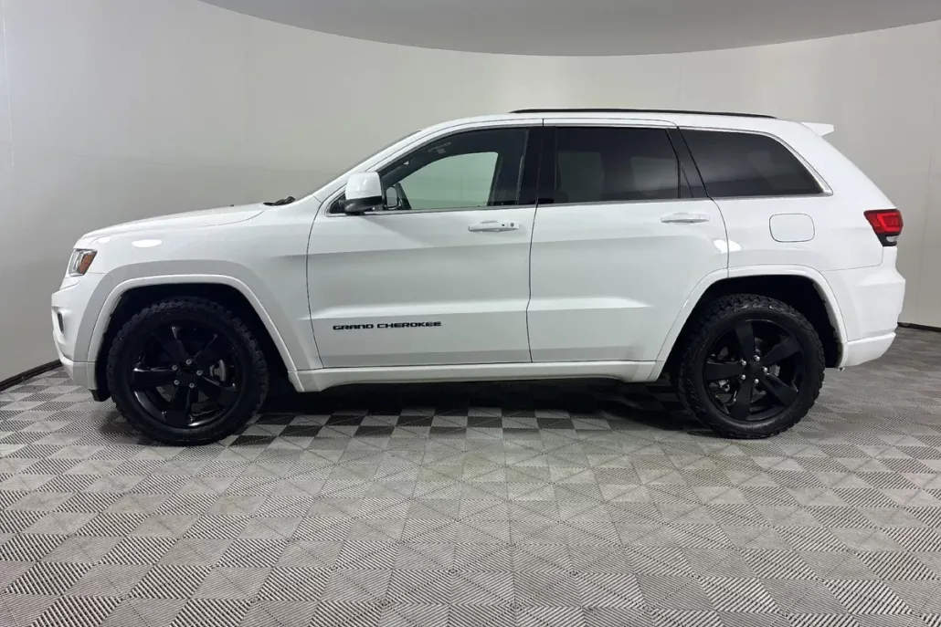 2015 Jeep Grand Cherokee Laredo photo 1