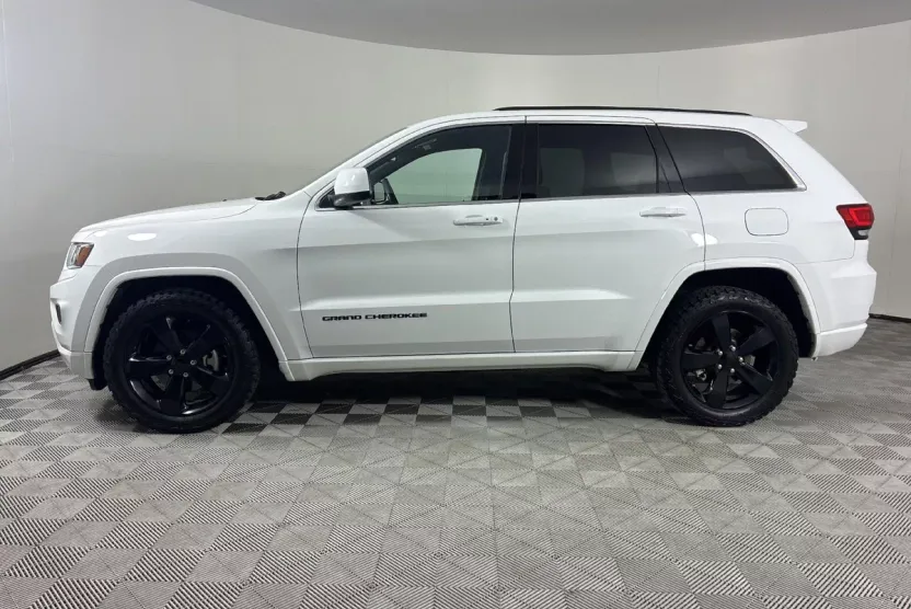 2015 Jeep Grand Cherokee Laredo photo 1