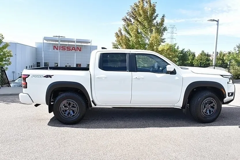 2025 Nissan Frontier PRO-4X photo 1
