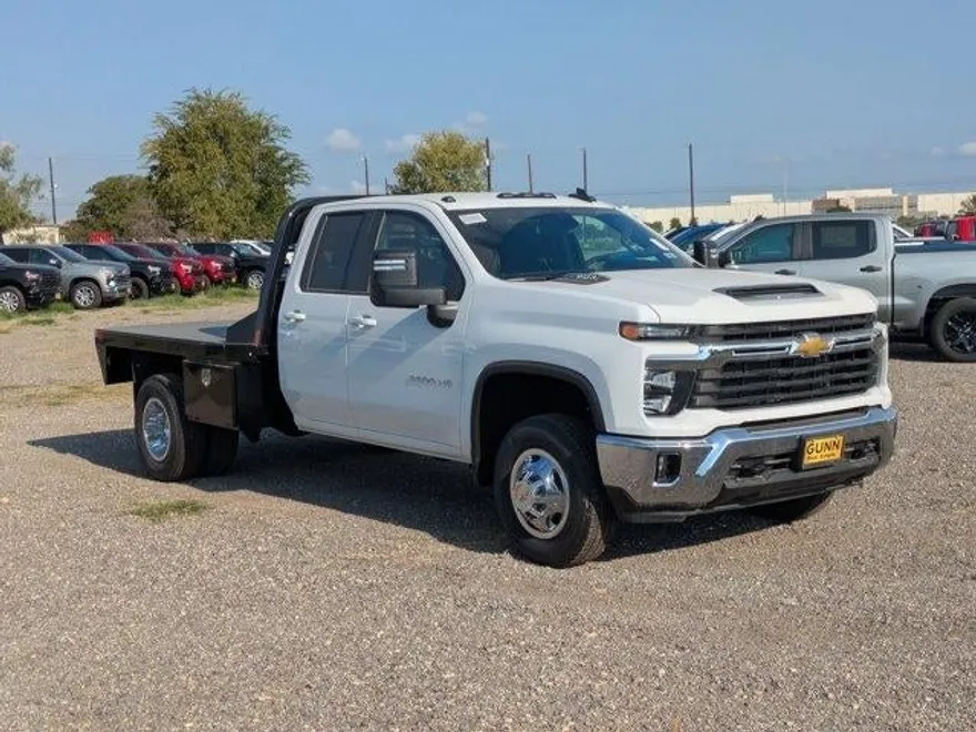 2025 Chevrolet Silverado 3500HD LT photo 1