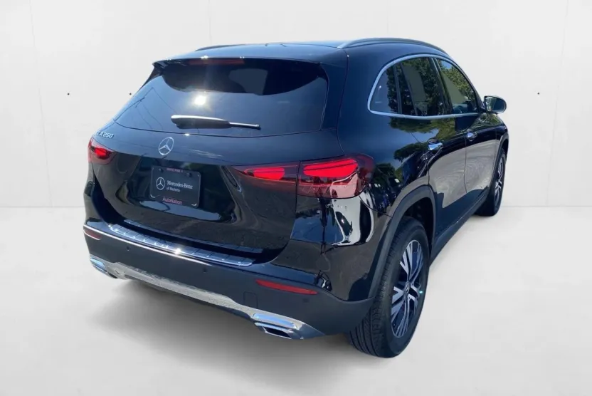 2025 Mercedes Benz GLA 250 photo 1