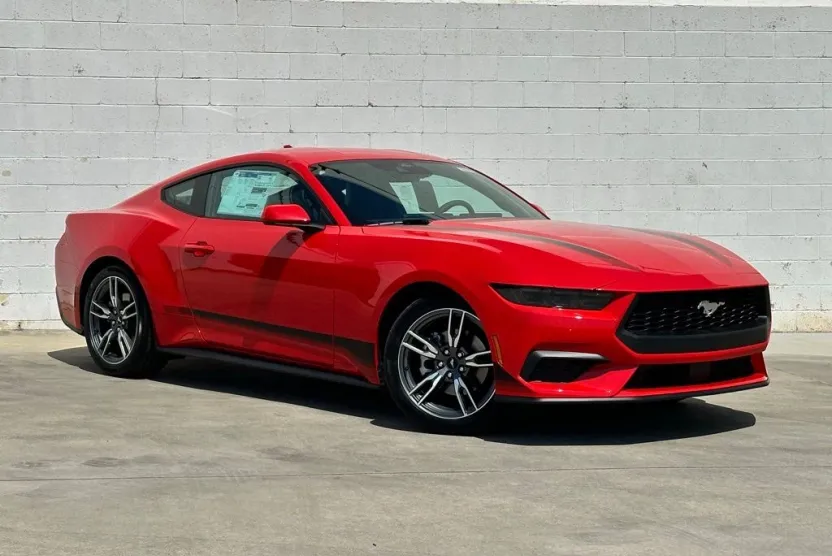 2025 Ford Mustang EcoBoost photo 1