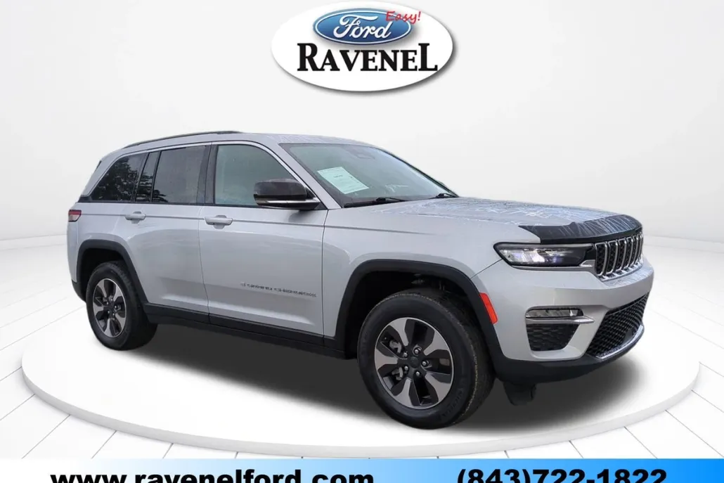 2023 Jeep Cherokee Base photo 1