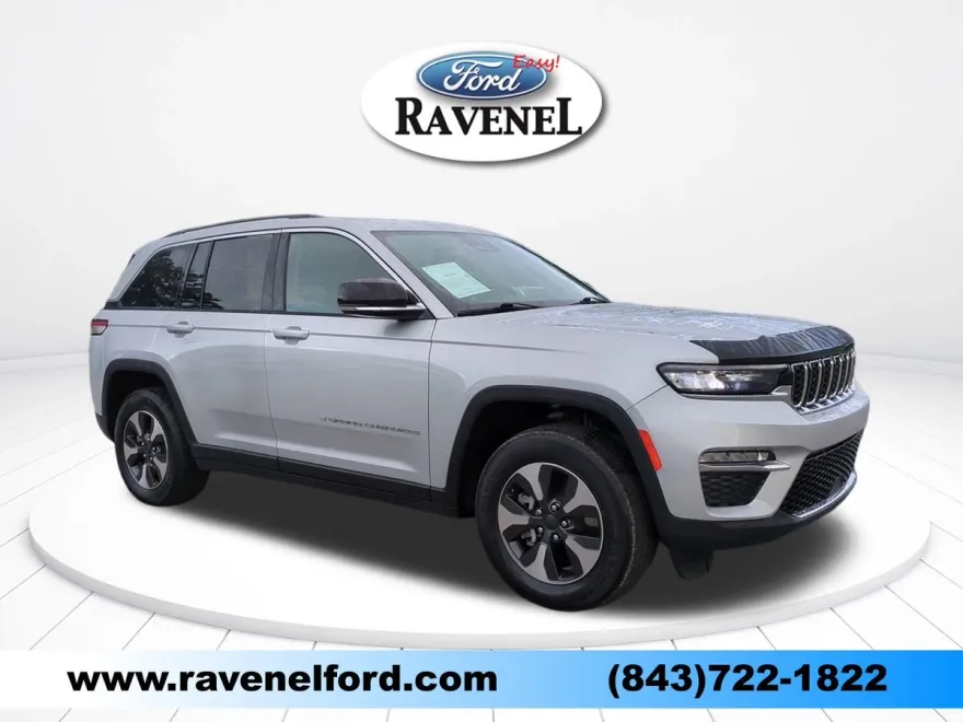 2023 Jeep Cherokee Base photo 1