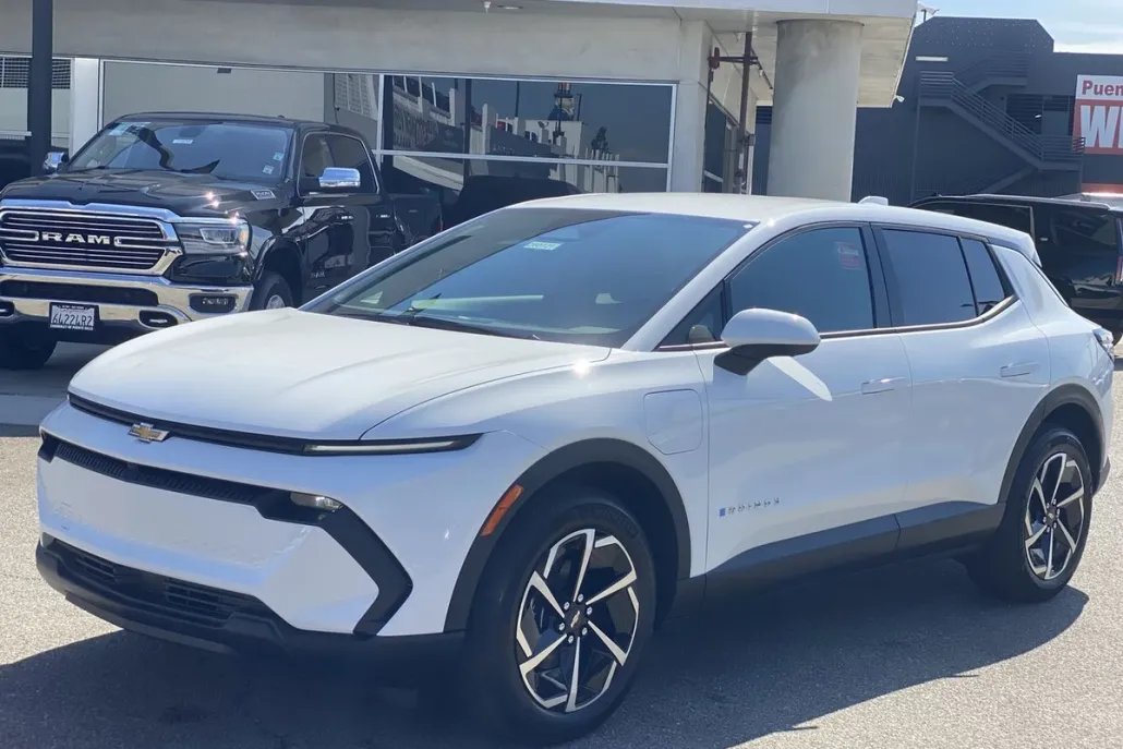 2026 Chevrolet Equinox EV 1LT photo 1