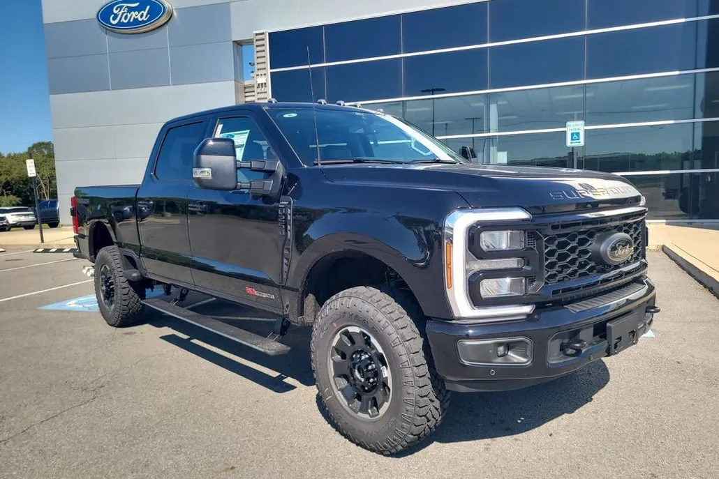 2026 Ford F-250 Lariat photo 1