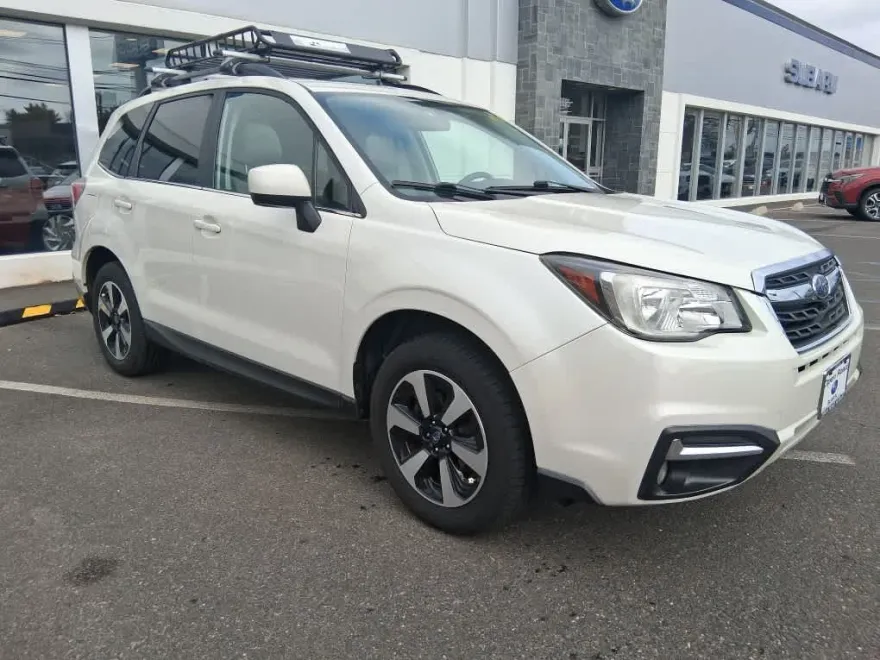 2017 Subaru Forester Limited photo 1