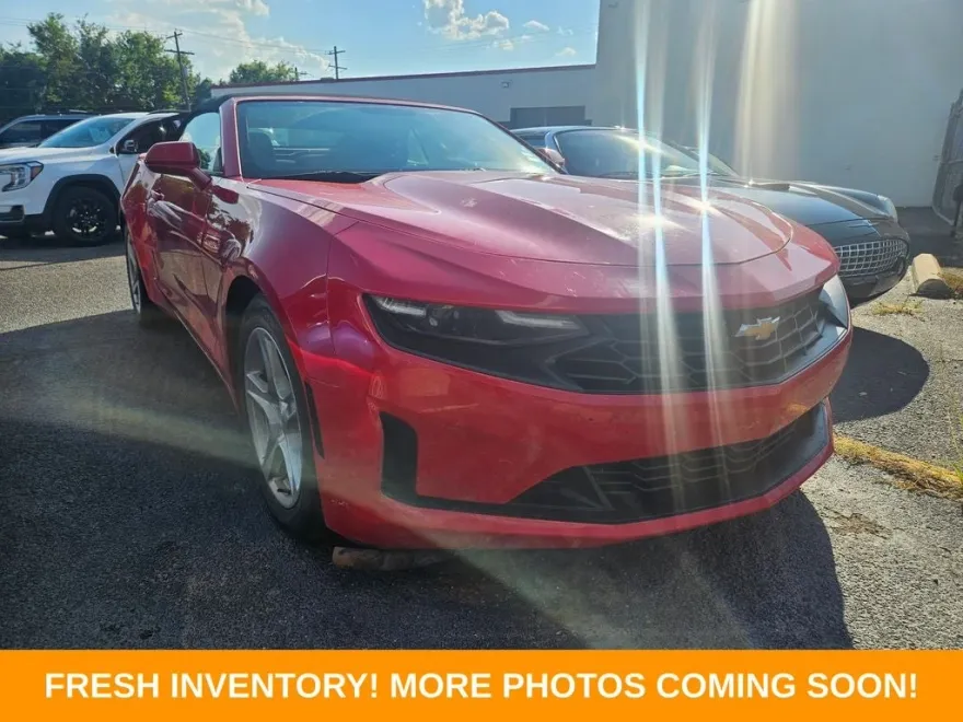 2019 Chevrolet Camaro 1LT photo 1