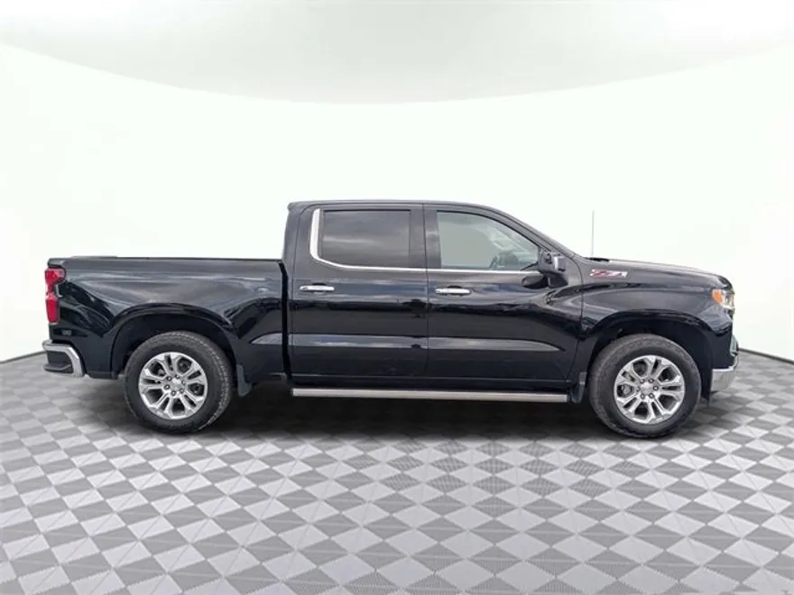 2023 Chevrolet Silverado 1500 LTZ photo 1