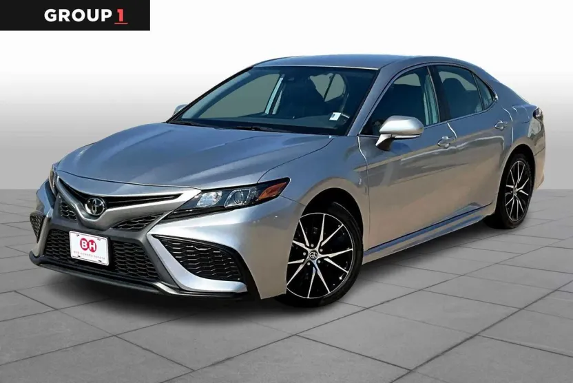 2023 Toyota Camry SE photo 1