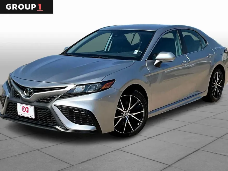 2023 Toyota Camry SE photo 1