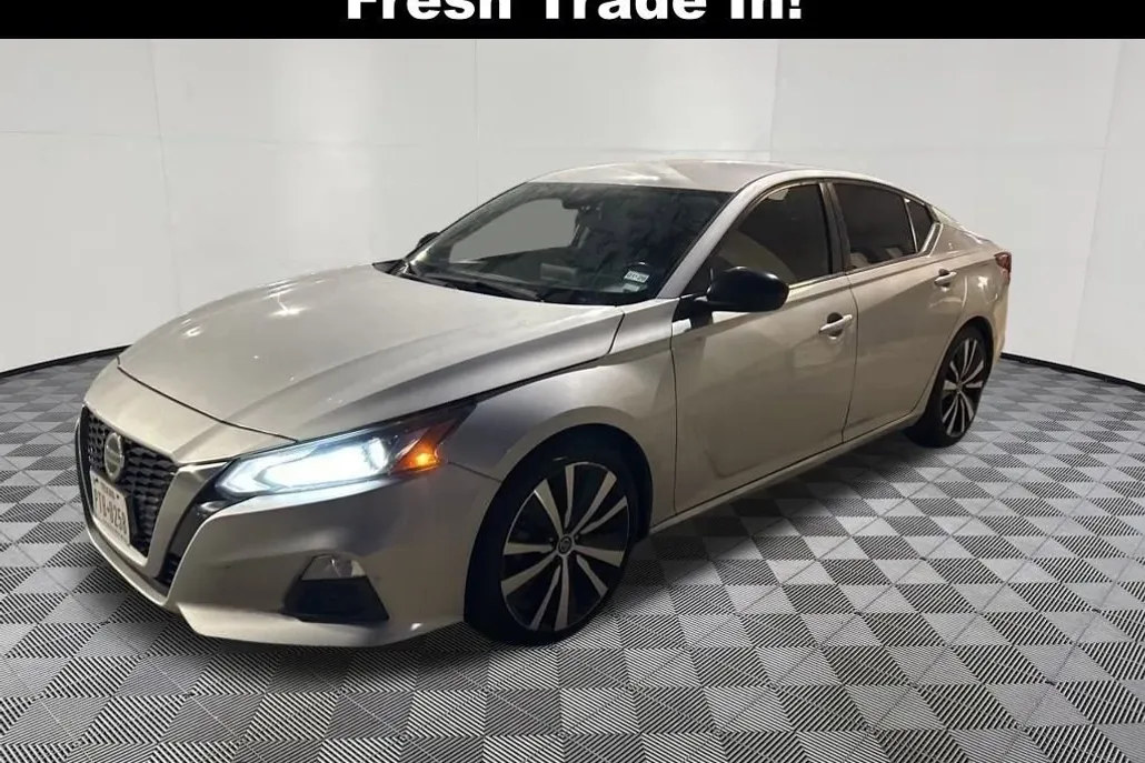 2021 Nissan Altima 2.5 SR photo 1
