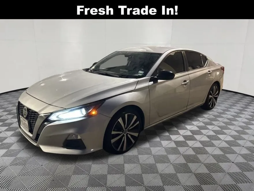 2021 Nissan Altima 2.5 SR photo 1