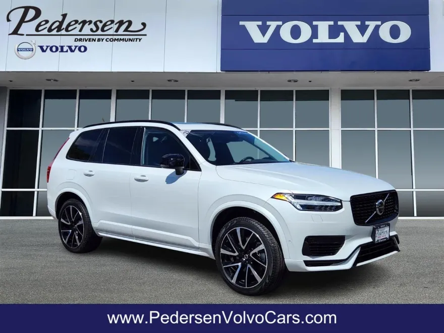 2023 Volvo XC90 Recharge T8 Plus photo 1