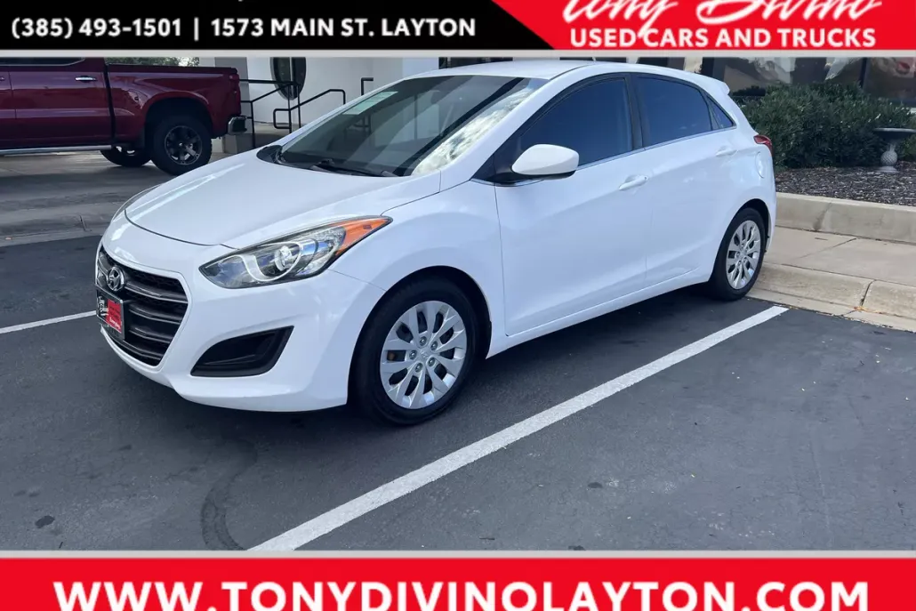 2017 Hyundai Elantra GT Base photo 1