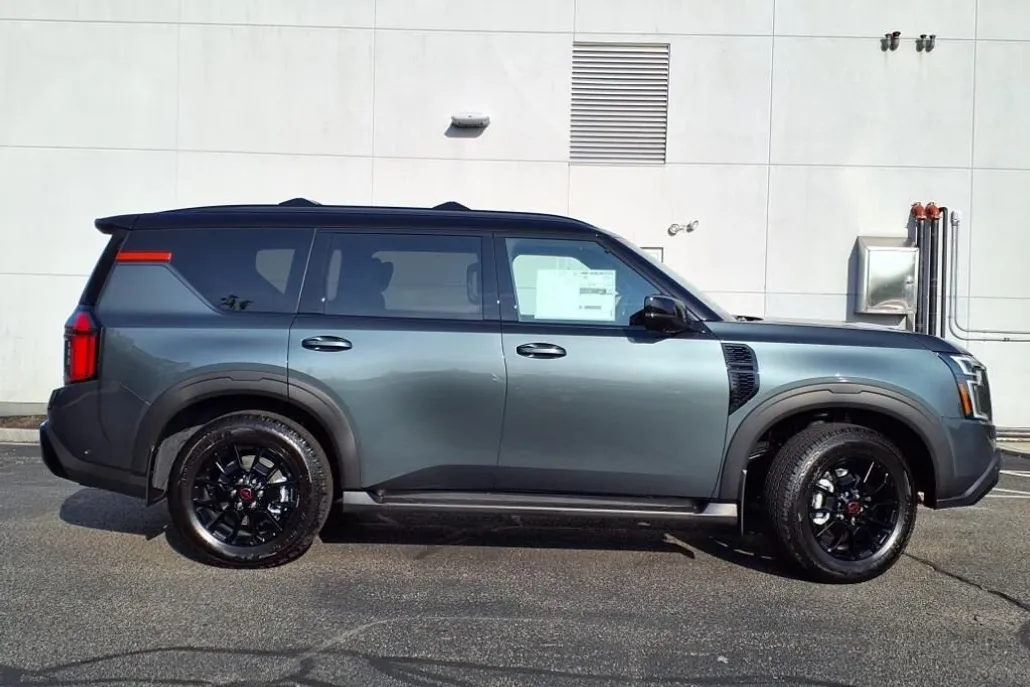 2025 Nissan Armada photo 1