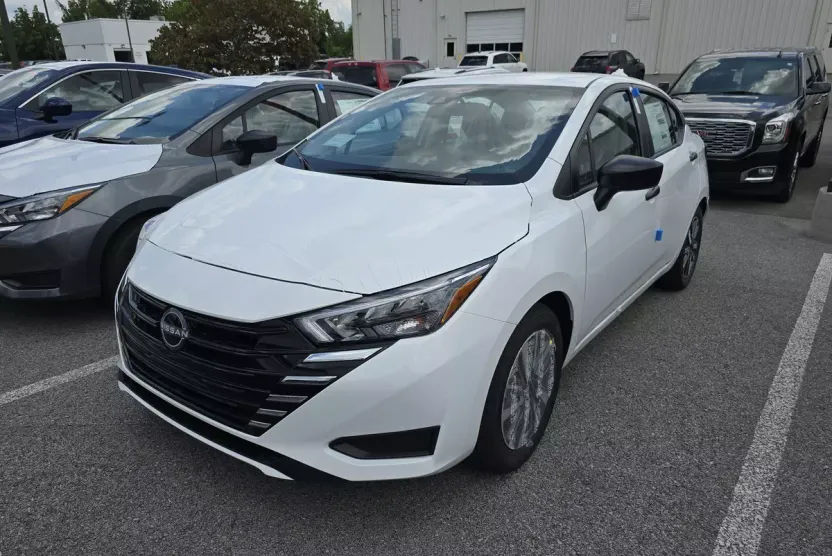 2025 Nissan Versa S photo 1