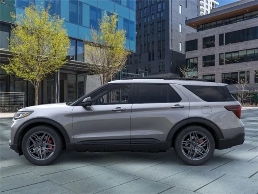 2025 Ford Explorer ST-Line photo 1